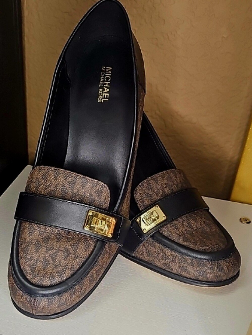 Michael Kors Black and Cream Logo Insole Pump